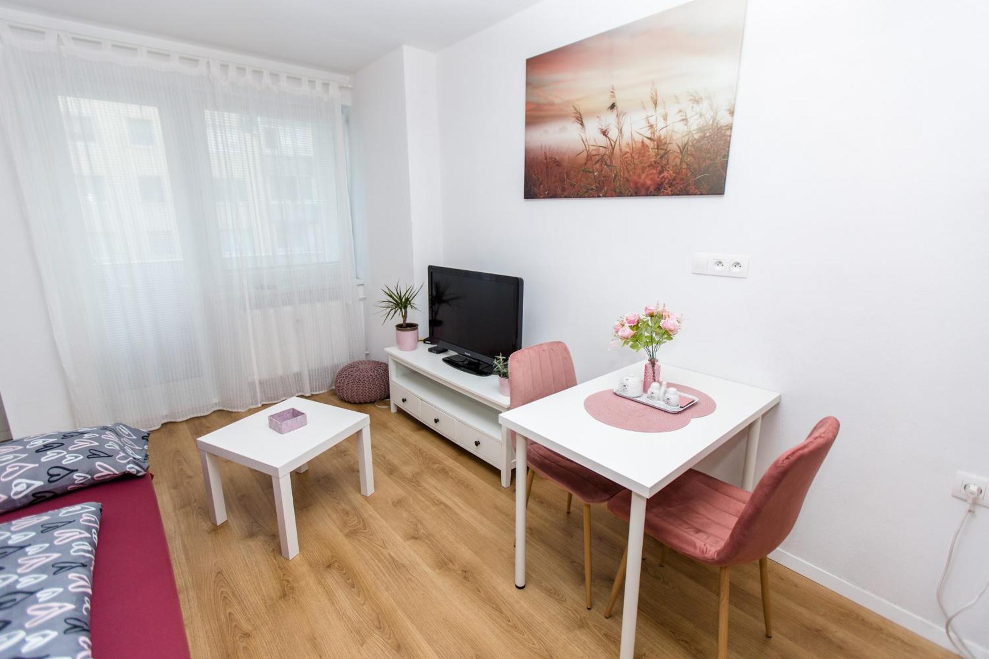 Apartment Near The Ondrej Nepela Winter Stadium Bratislava Dış mekan fotoğraf